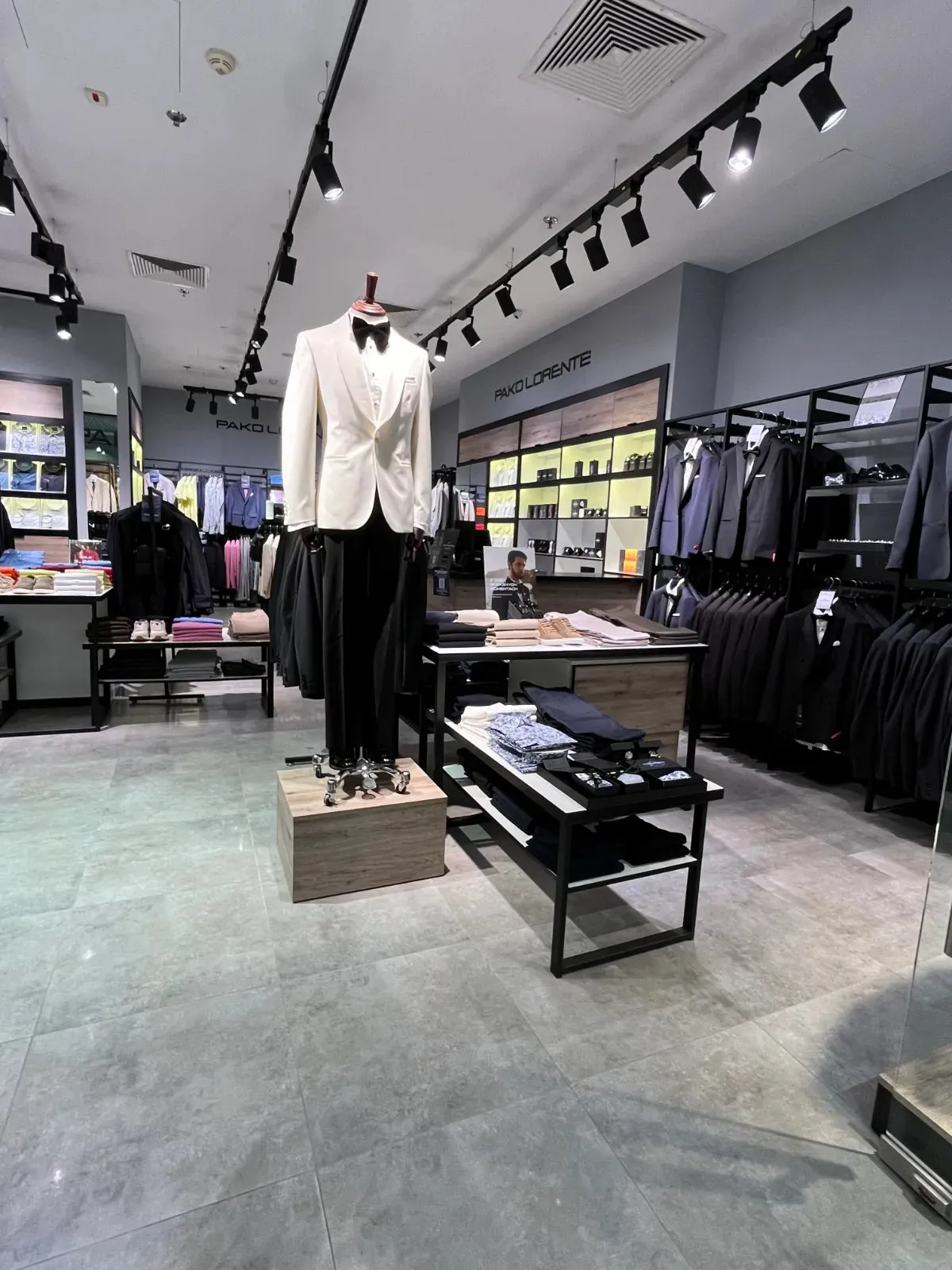 odzież męska, garnitury, koszule Bielsko-Biała Pako Lorente