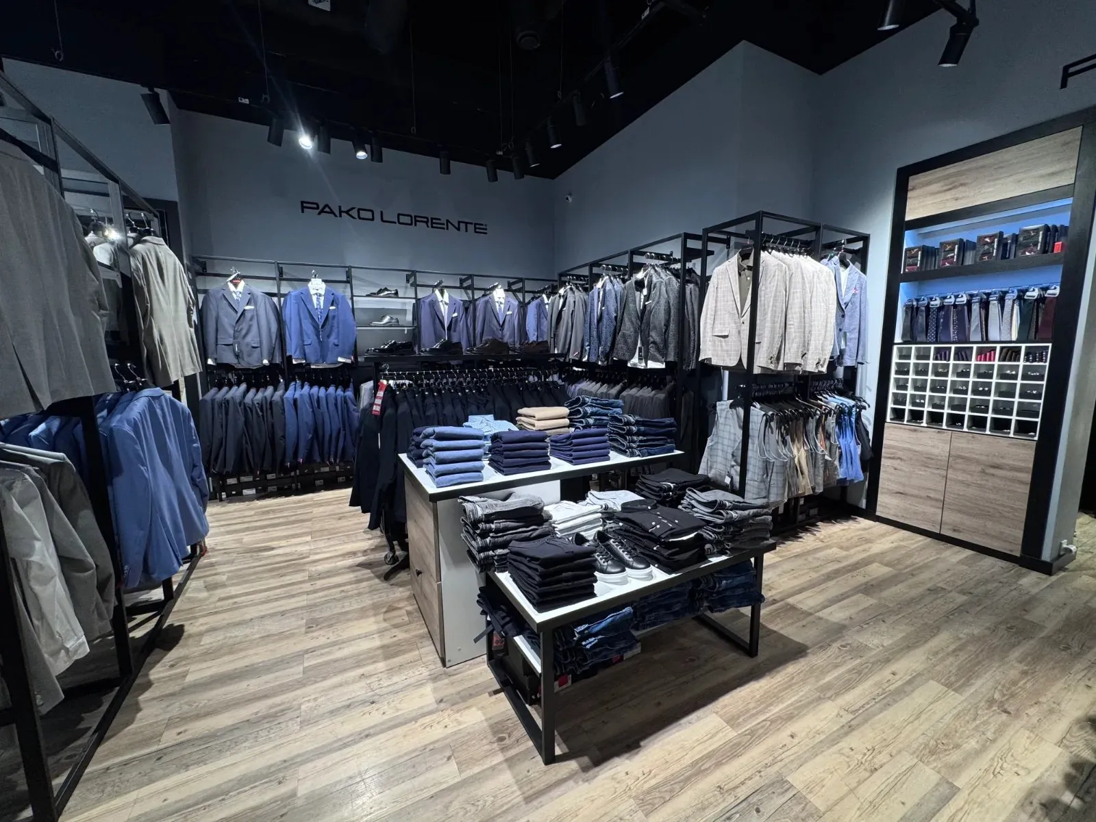 odzież męska, garnitury, koszule Warszawa Pako Lorente