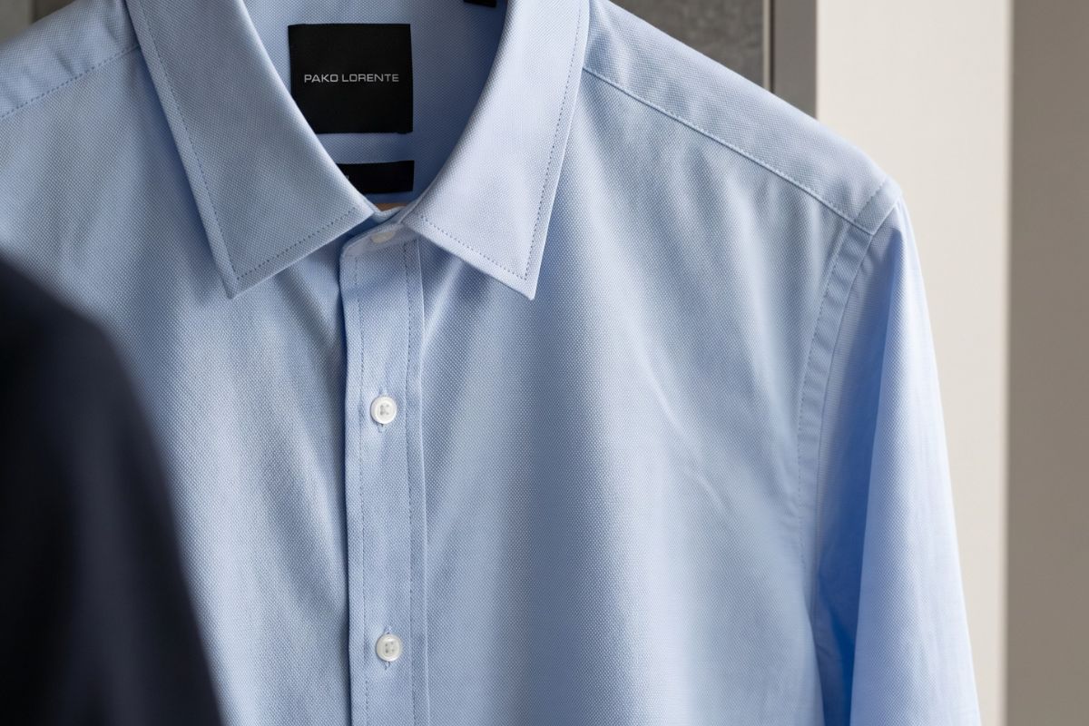 Jak nosić koszulę oversize, żeby wyglądać stylowo i z klasą?