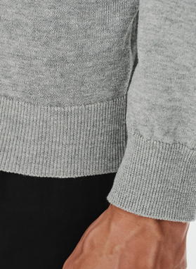 Jasnoszary sweter męski