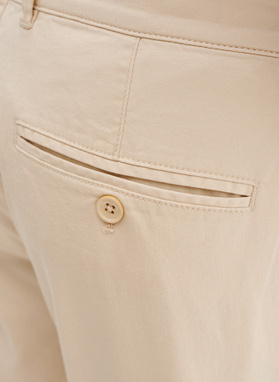 Beżowe szorty męskie