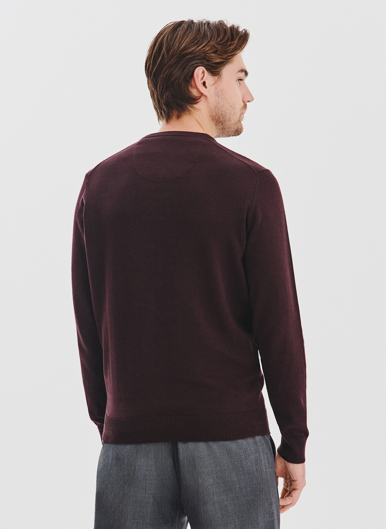 Brązowy sweter męski v-neck