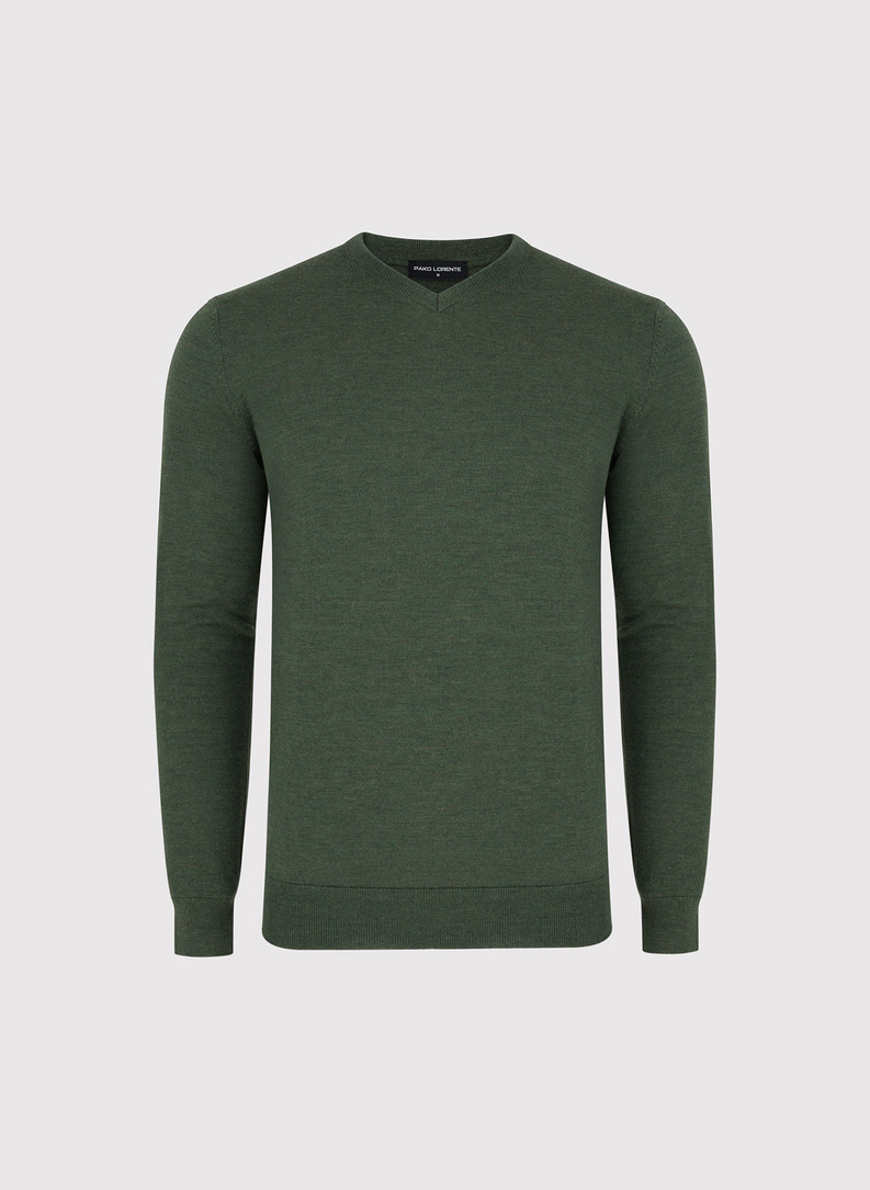 Wełniany sweter w kolorze zielonym