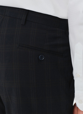 Męskie spodnie garniturowe w odcieniu granatowym