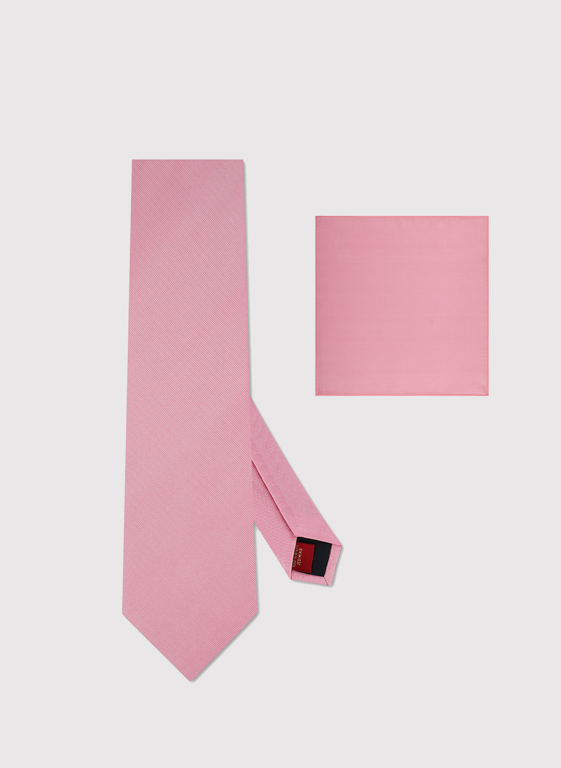 Gładki różowy zestaw krawat i poszetka