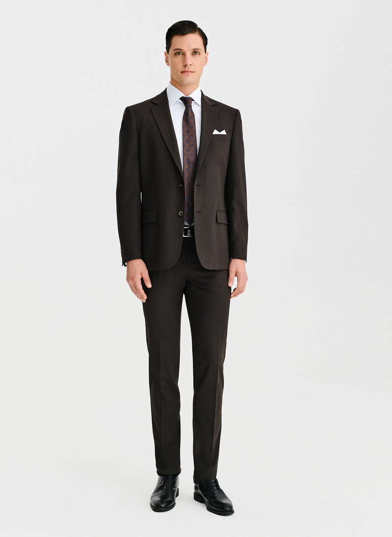 Ślubny brązowy garnitur męski