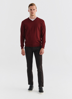 Ciemnobrązowe spodnie męskie o kroju Slim Fit