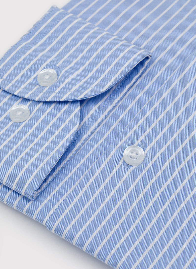 Błękitna koszula męska w paski