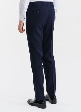 Klasyczny granatowy wełniany smoking