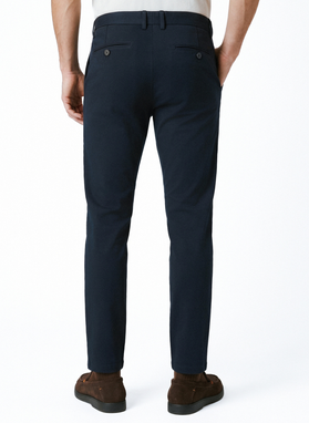 Granatowe spodnie casual