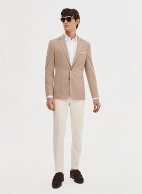 Dzianinowa marynarka w kolorze beżowym