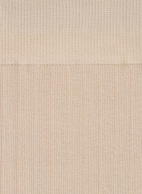 Gładkie beżowe skarpety w prążek