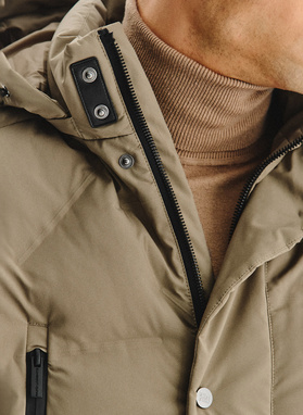 Beżowa kurtka męska na zimę