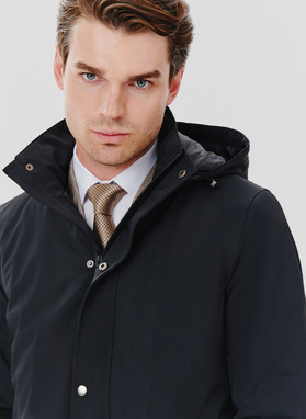 Granatowa kurtka męska o prostym kroju