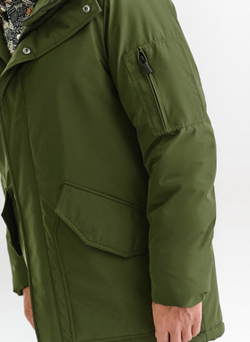 Zimowa kurtka z kapturem w kolorze zielonym