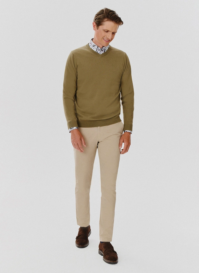 Zielony męski sweter w serek