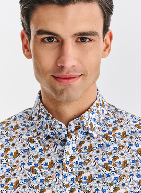 Biała koszula w kwiaty