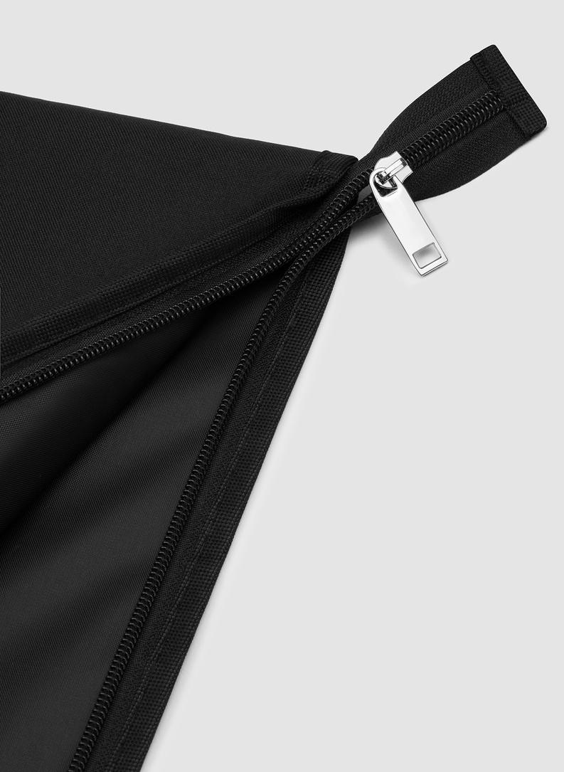 Czarny pokrowiec na garnitur P000B-UP-003-C-0