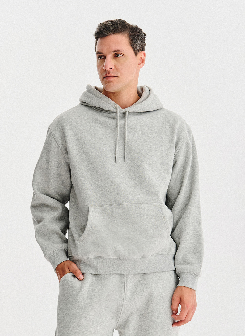 Szary dres męski z bluzą z kapturem