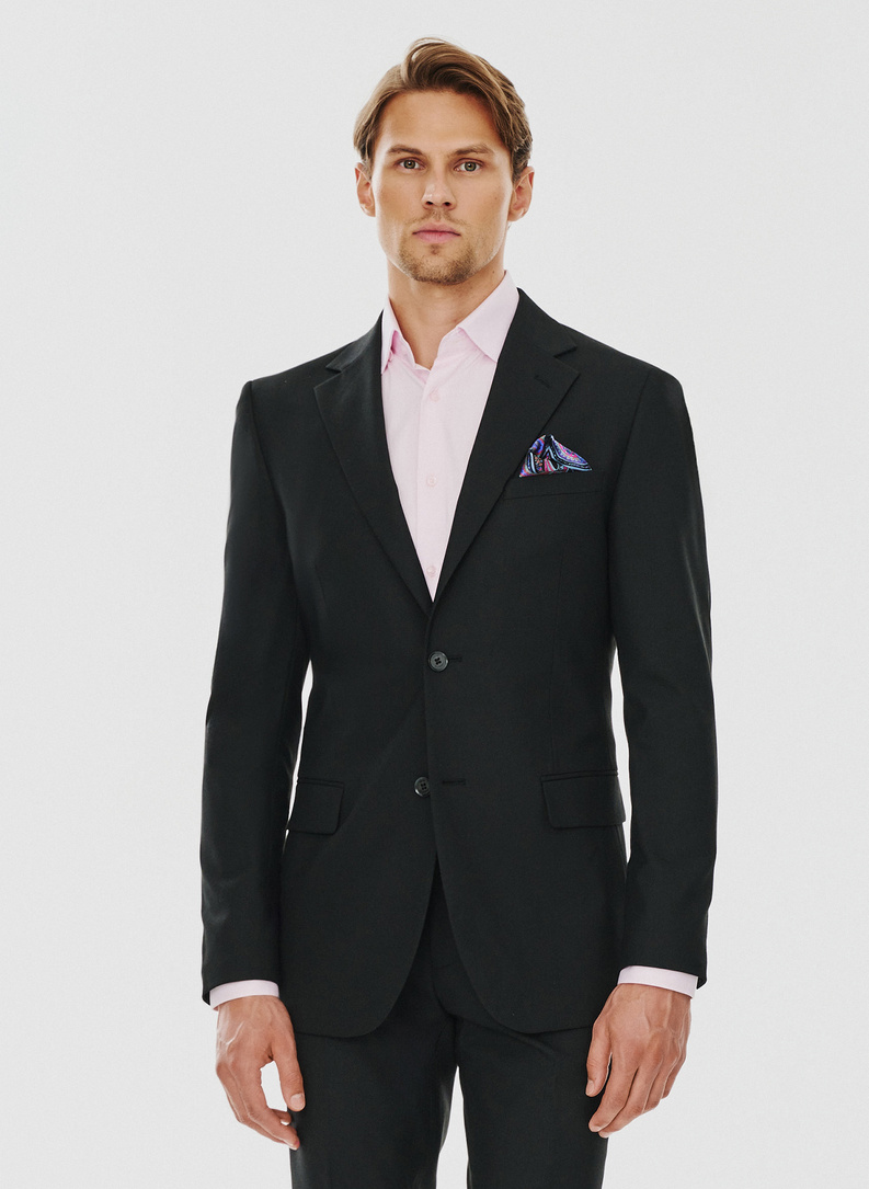 Czarny klasyczny garnitur męski