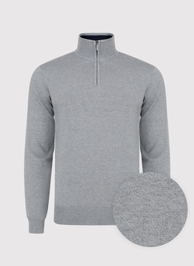 Szary sweter z wysoką stójką zapinaną na zamek