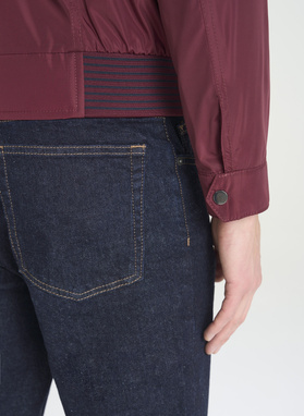 Czerwona krótka kurtka męska