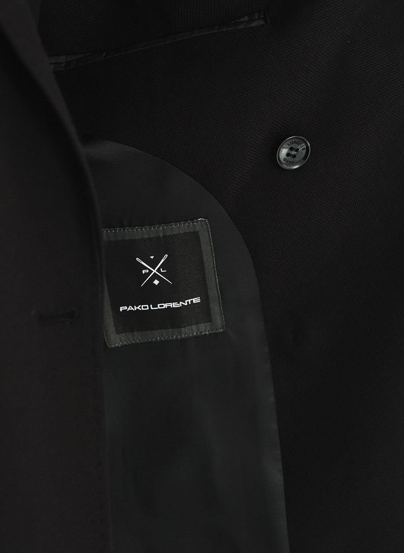 Czarna dwurzędowa marynarka męska