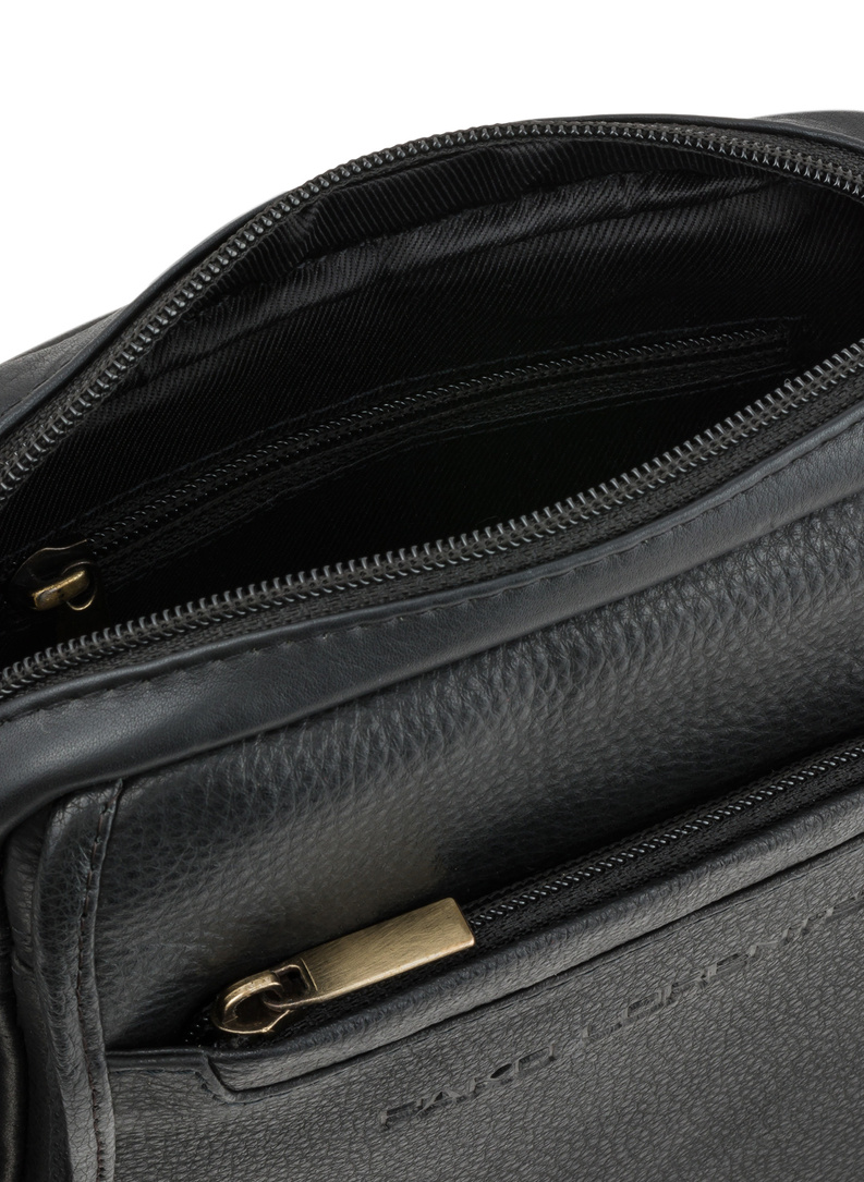 Mała skórzana torba męska z paskiem 