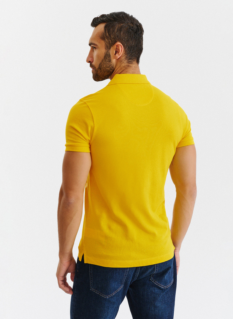 Gładki T-shirt polo w kolorze żółtym 