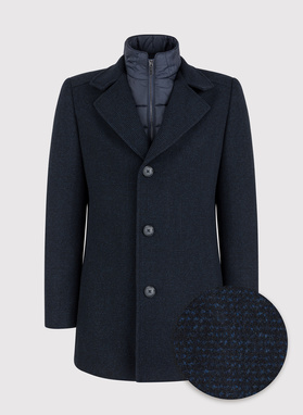 Granatowy płaszcz męski w drobną kratę