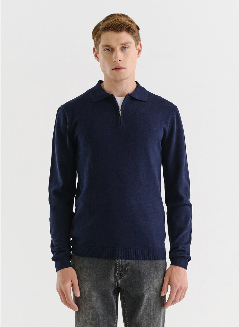 Granatowy sweter męski z kołnierzykiem
