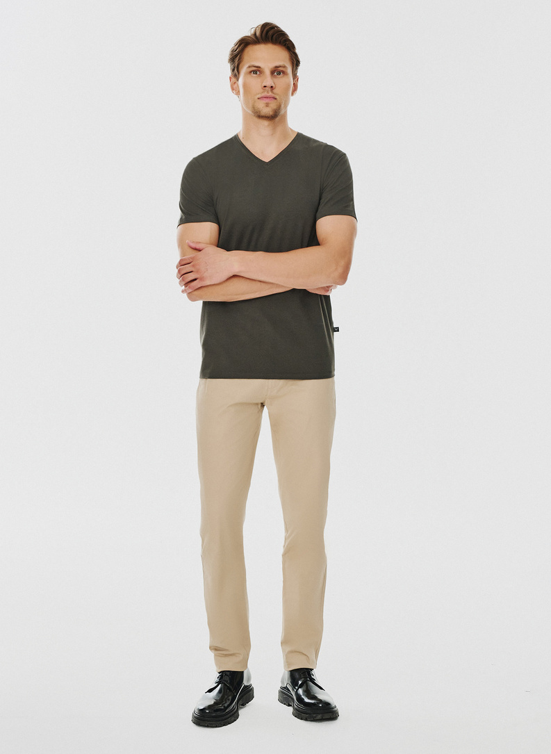 Zielony gładki t-shirt v-neck