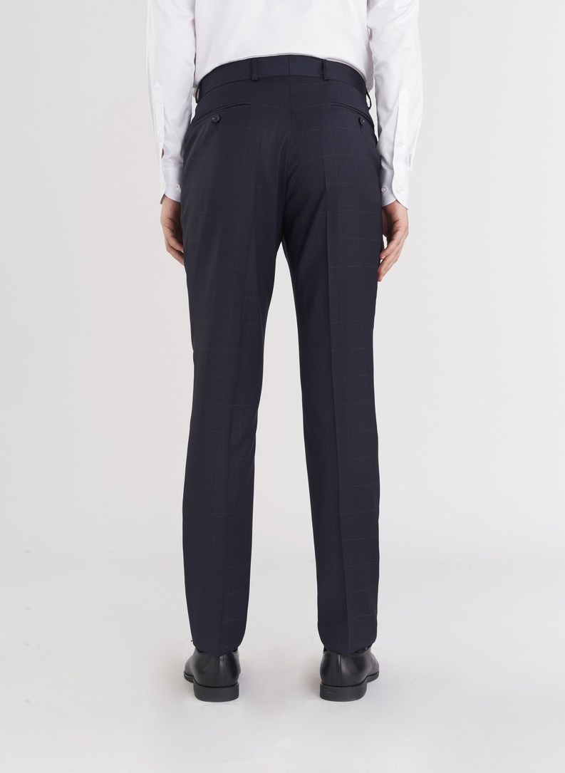 Granatowy garnitur dwurzędowy w subtelną kratę