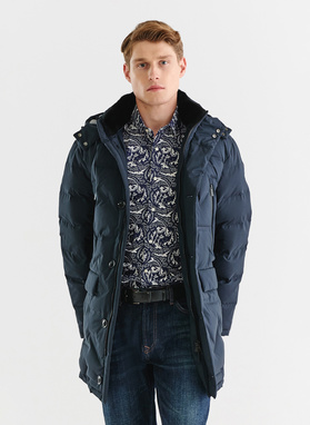 Granatowa pikowana kurtka z kapturem