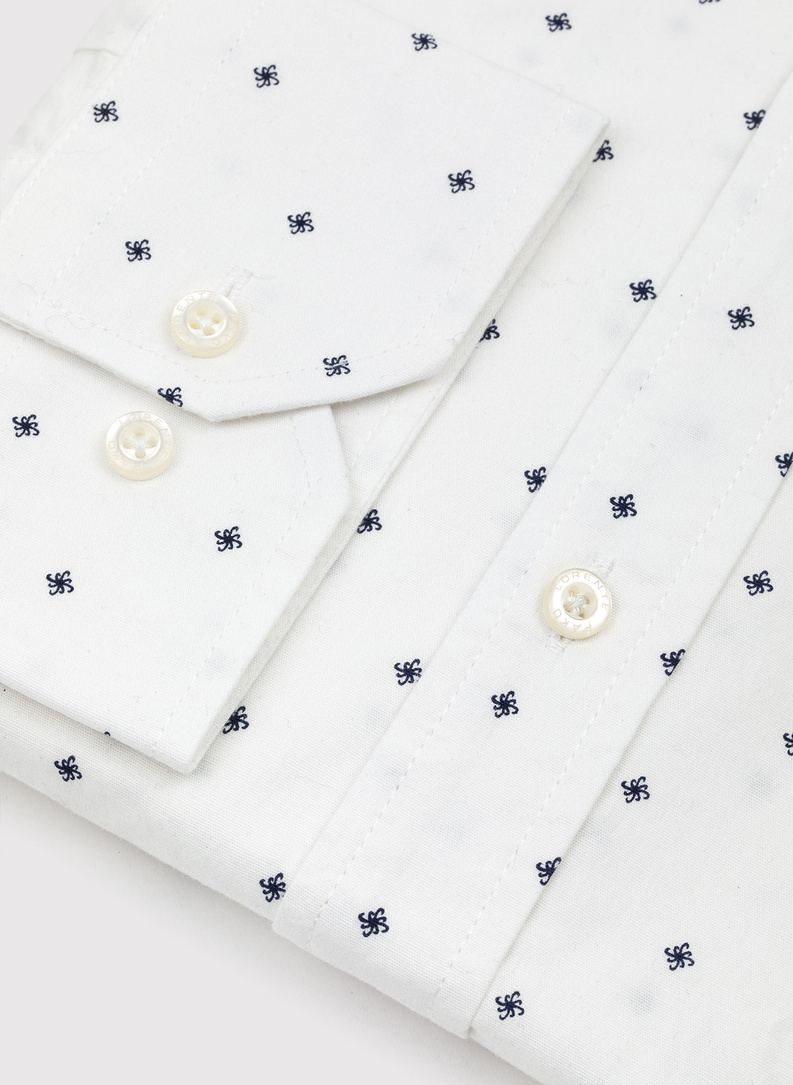 Biała koszula męska w granatowy drobny print 