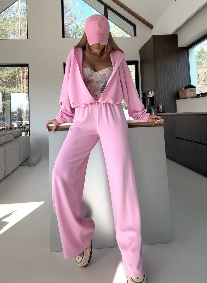 Różowy dwuczęściowy komplet dresowy