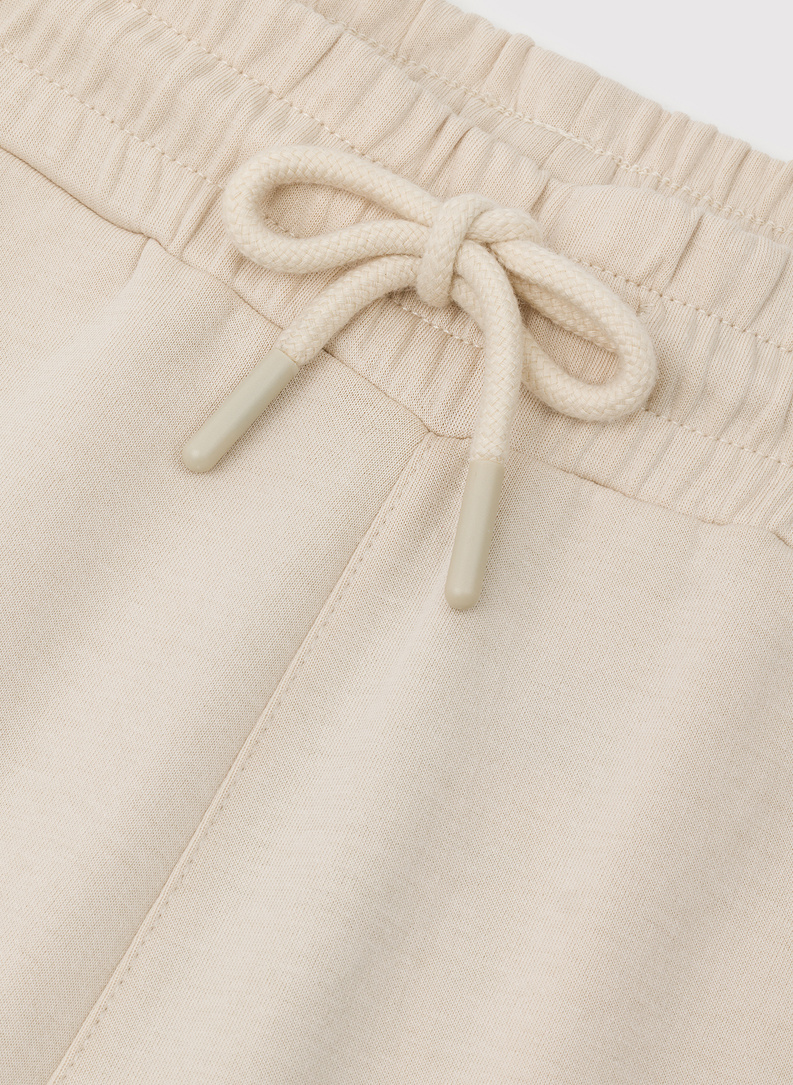 Beżowe szorty dresowe