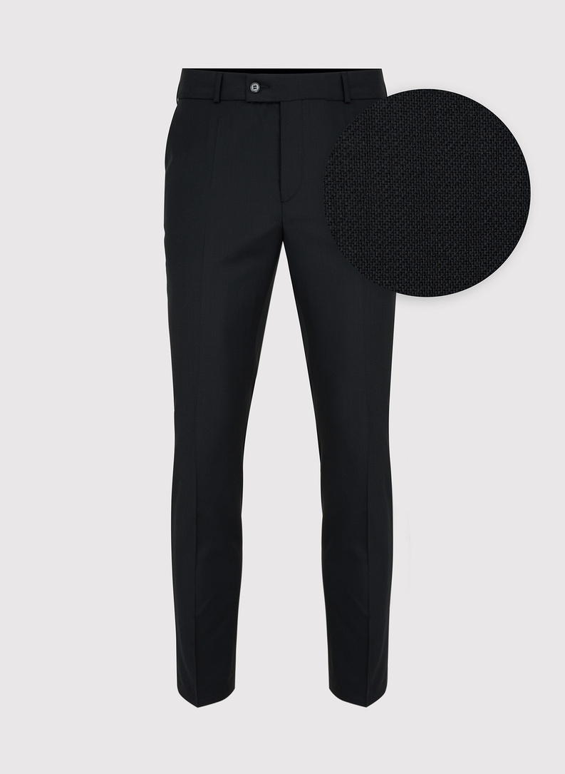 Czarny garnitur dwurzędowy