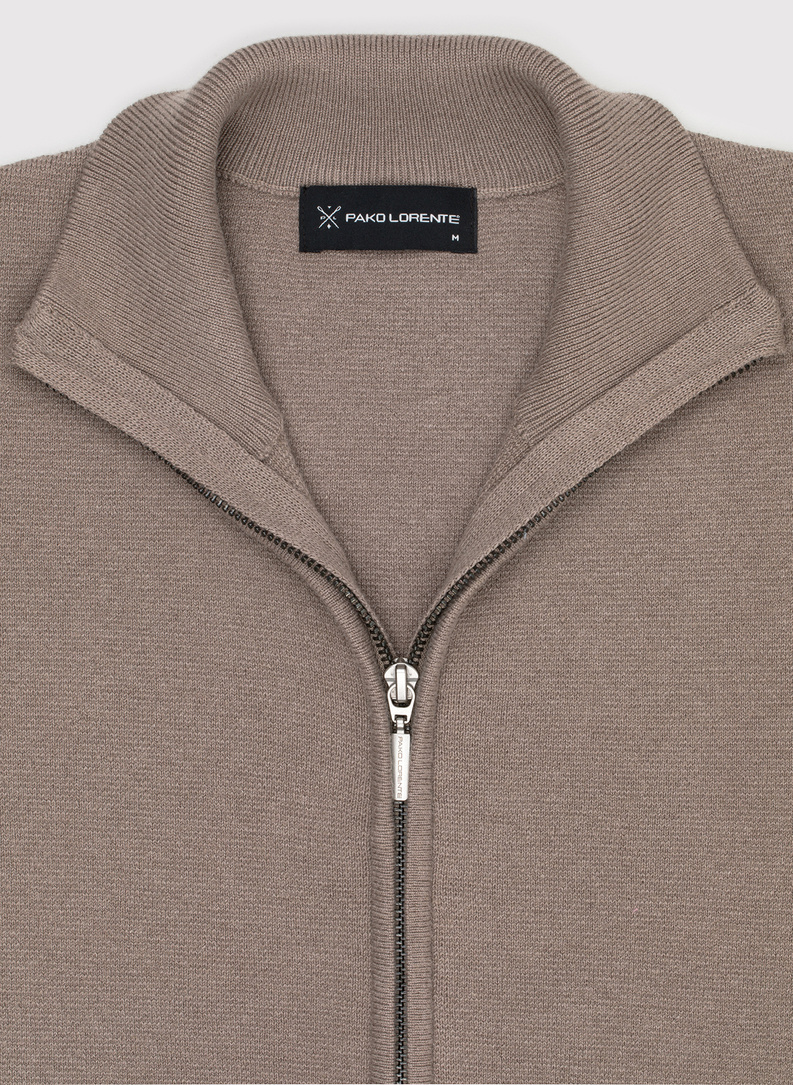 Sweter męski rozpinany w kolorze beżowym