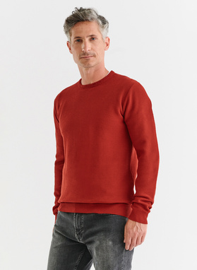 Czerwony sweter męski z okrągłym dekoltem