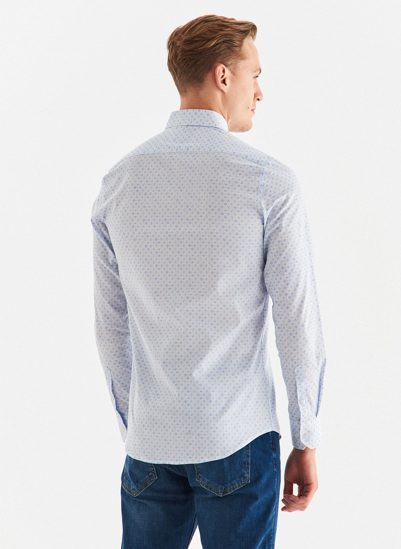 Koszula w kolorze białym w błękitny wzór 