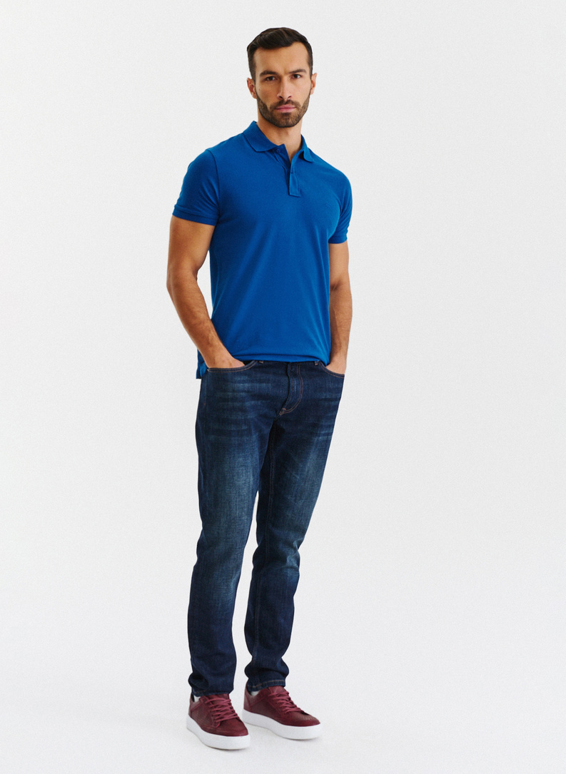 Gładki T-shirt polo w kolorze indygo