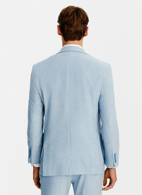 Niebieska marynarka garniturowa