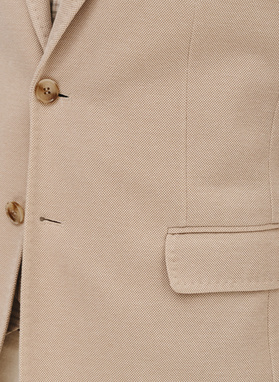 Beżowa marynarka z dzianiny