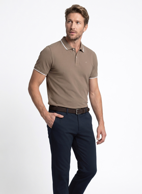 Brązowy t-shirt polo