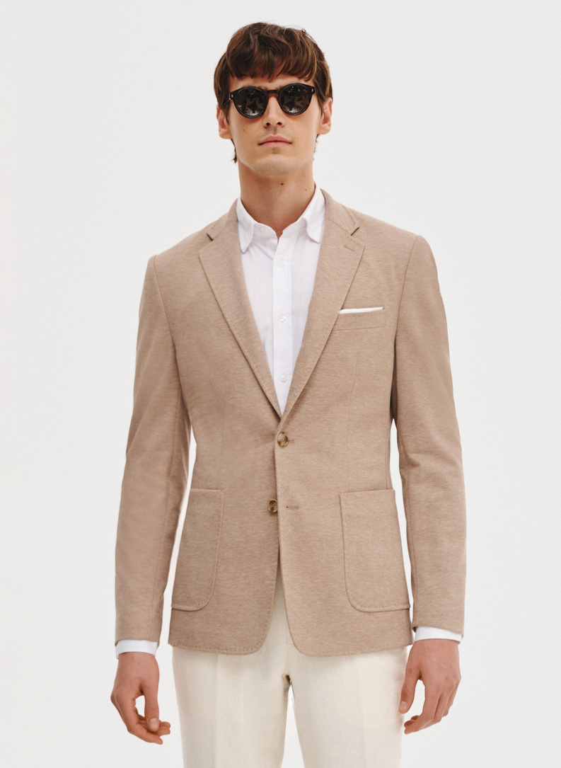 Dzianinowa marynarka w kolorze beżowym