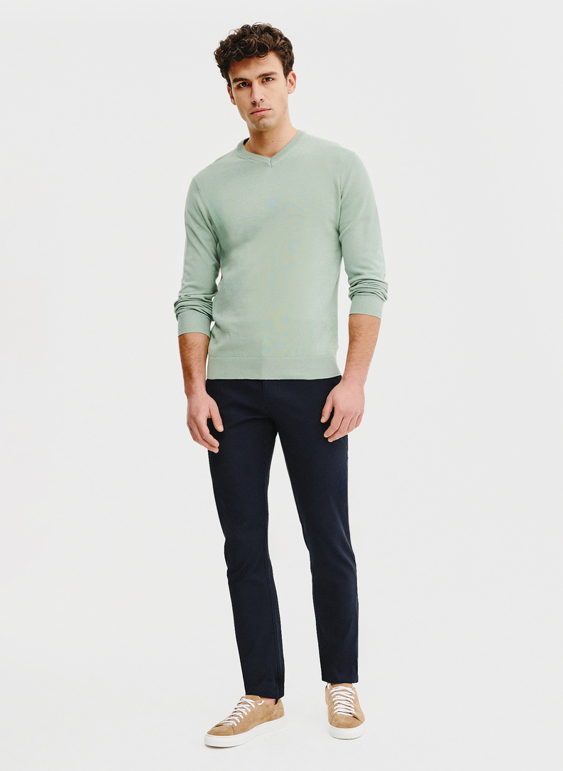 Zielony męski sweter w serek