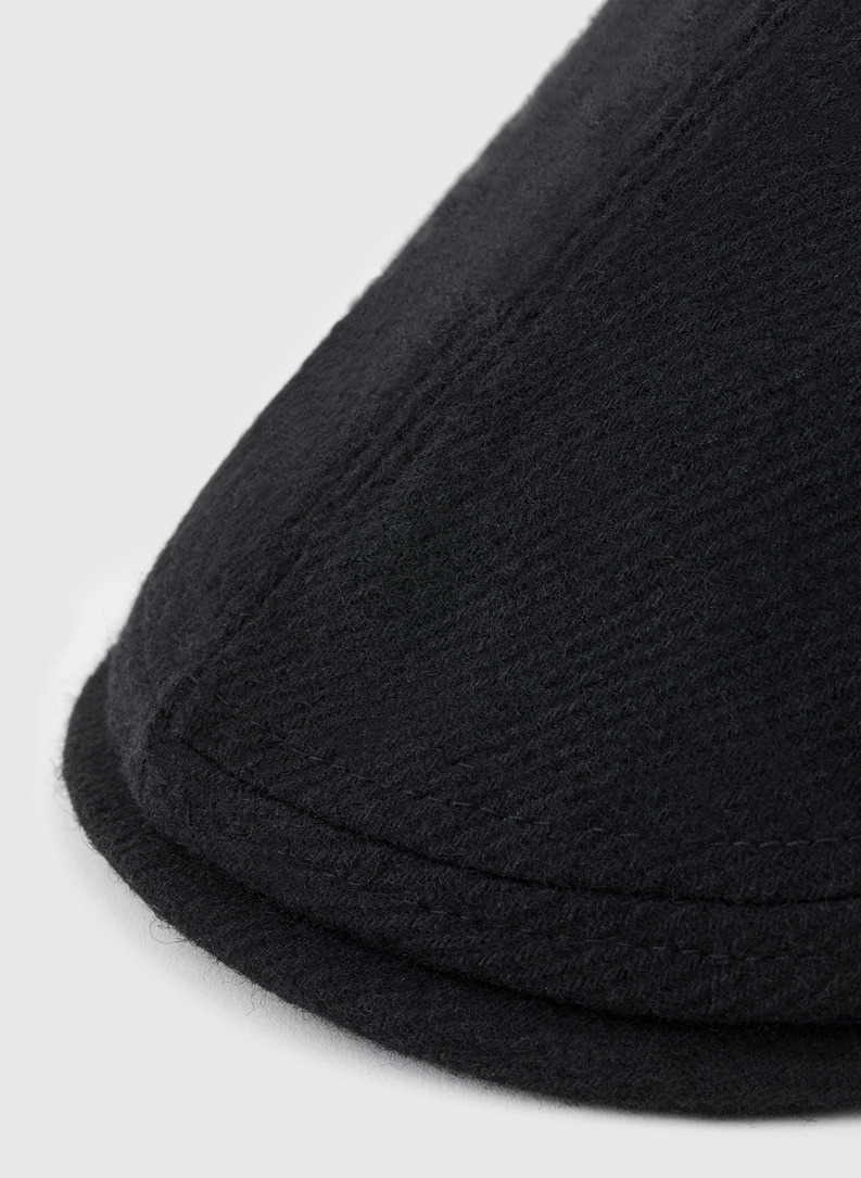 Czarny kaszkiet męski