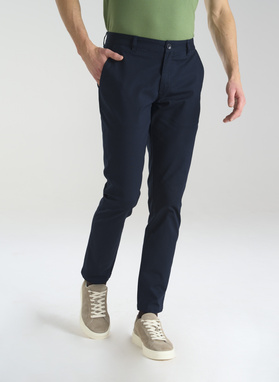 Granatowe męskie spodnie chino
