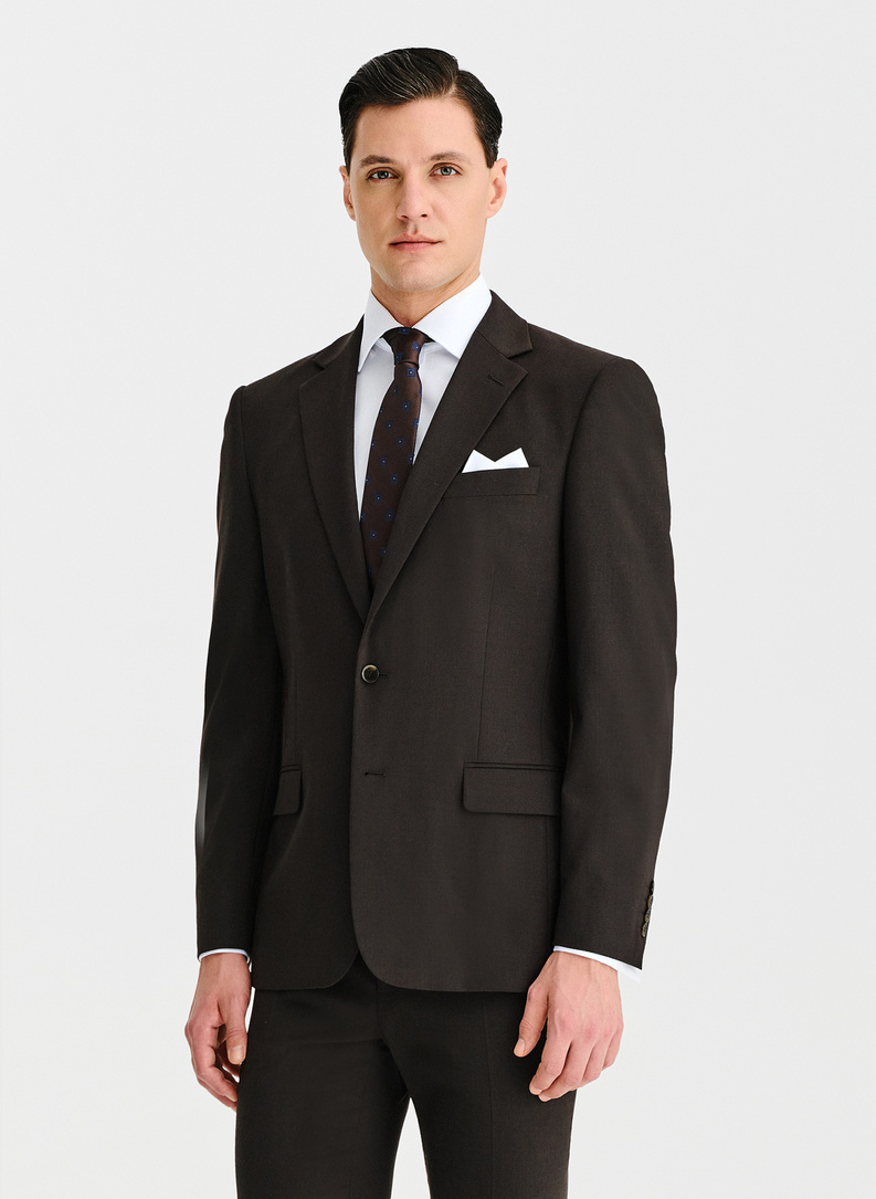 Ślubny brązowy garnitur męski